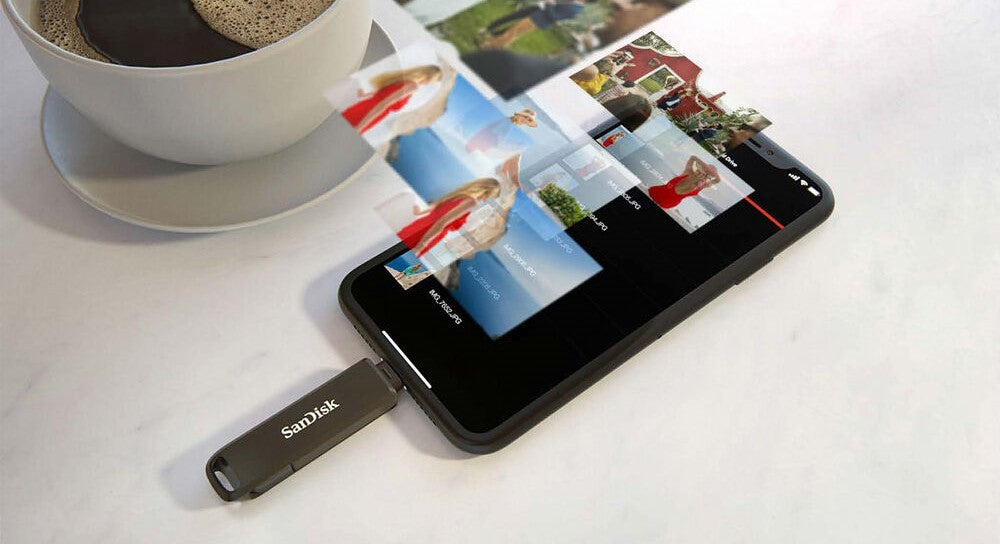 SanDisk 128GB iXpand Flash Drive Luxe — Being Shipped