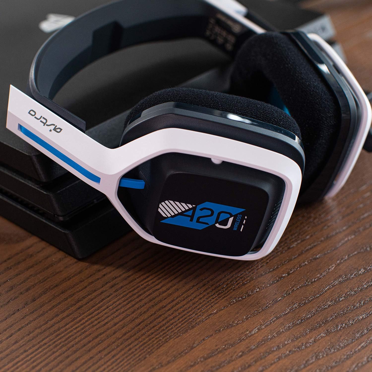 ASTRO Gaming A20 Wireless Gaming Headset for PlayStation 4 & 5 (Black/White/Blue) — Being Shipped