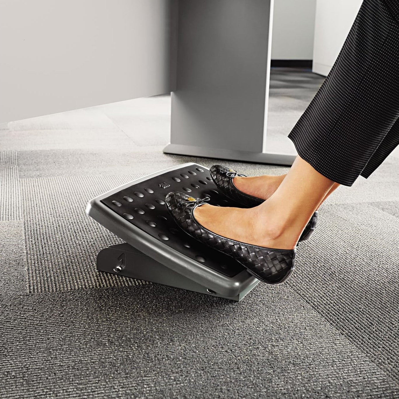 3M Adjustable Foot Rest with Non-Skid Platform 18" Wide — Being Shipped