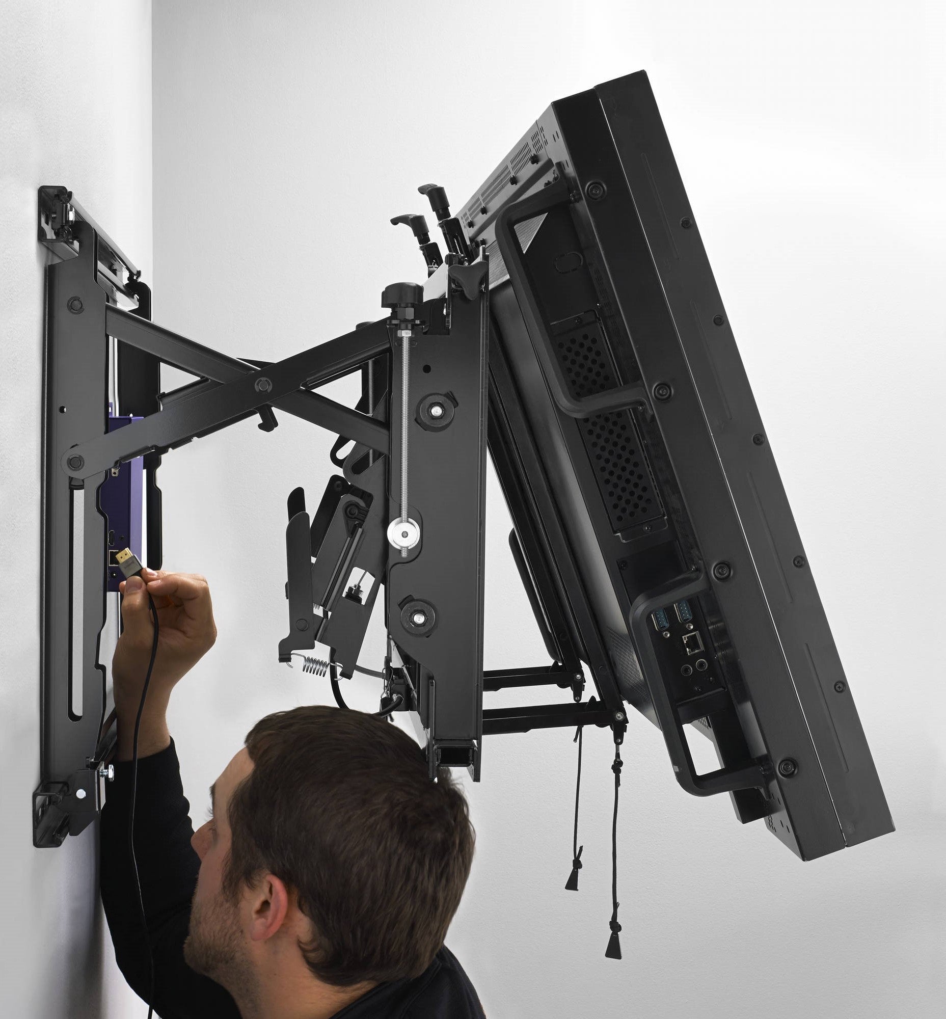 Chief ConnexSys Video Wall Landscape Mounting System with Rail for 42" to 80" Displays — Being Shipped