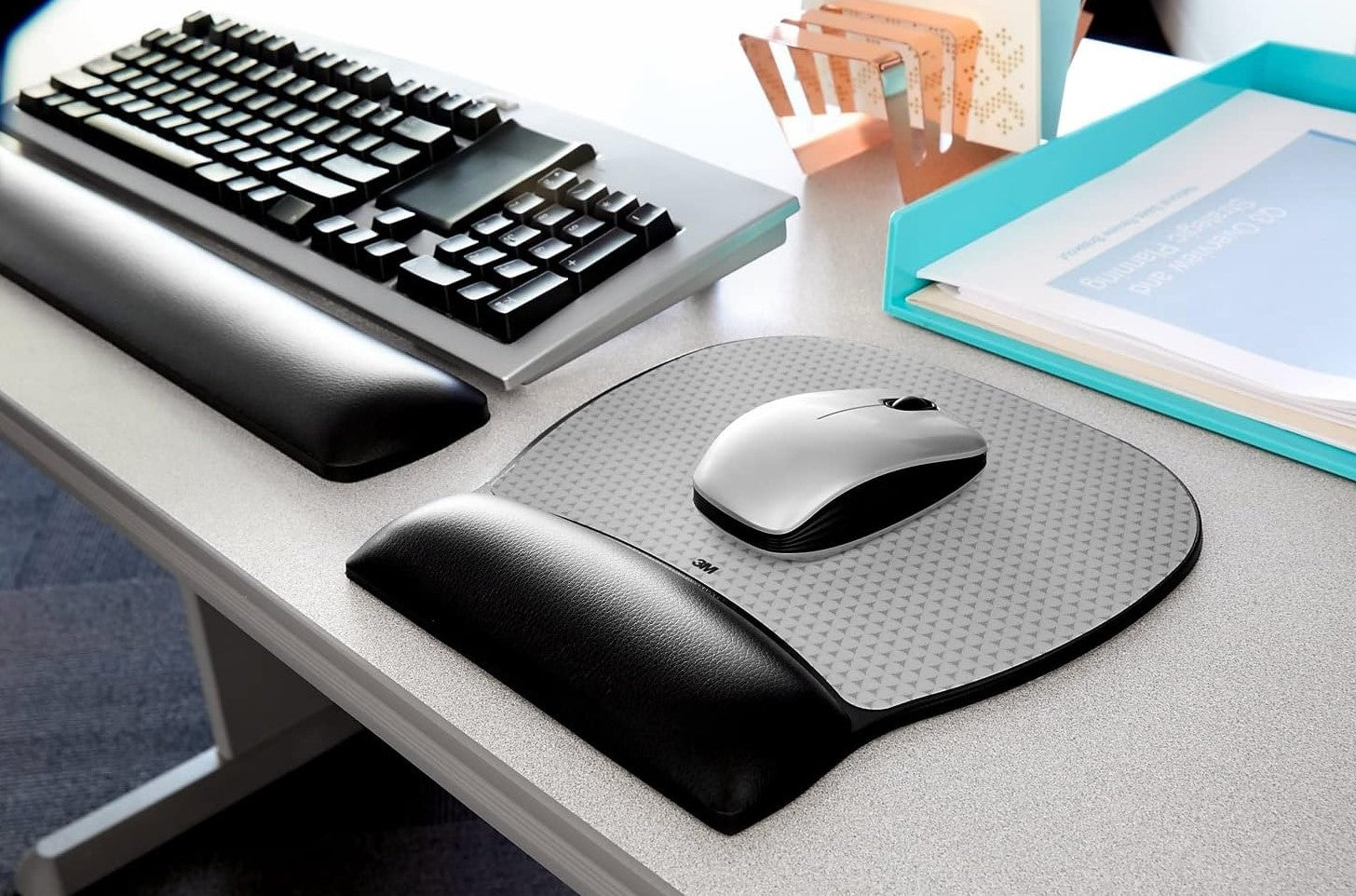 3M MW310LE Leatherette Large Gel Mouse Pad Wrist Rest (Black & Silver) — Being Shipped