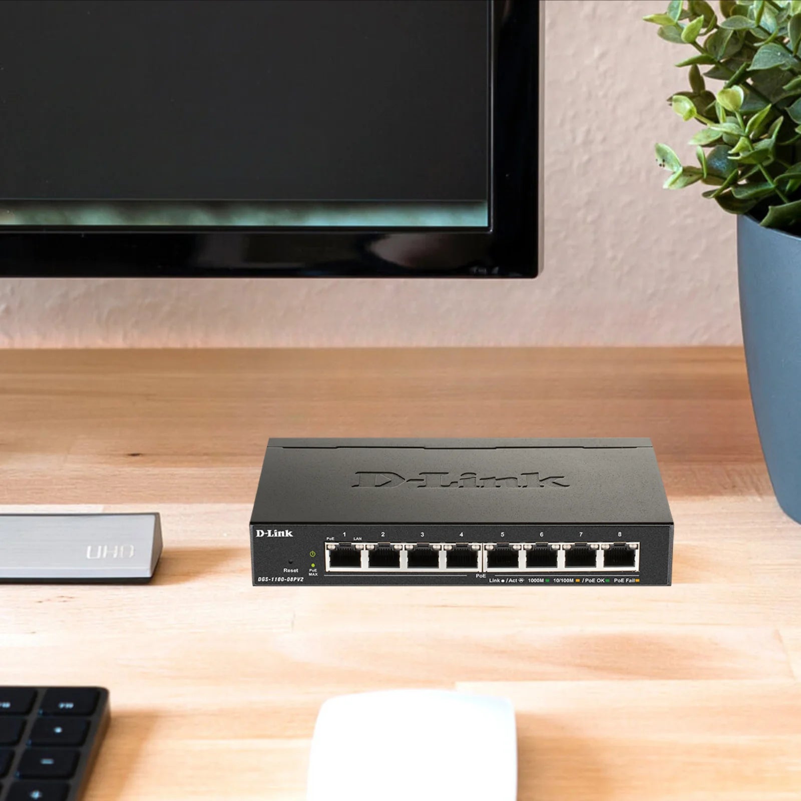 D-Link 8-Port Gigabit PoE+ Smart Managed Switch — Being Shipped