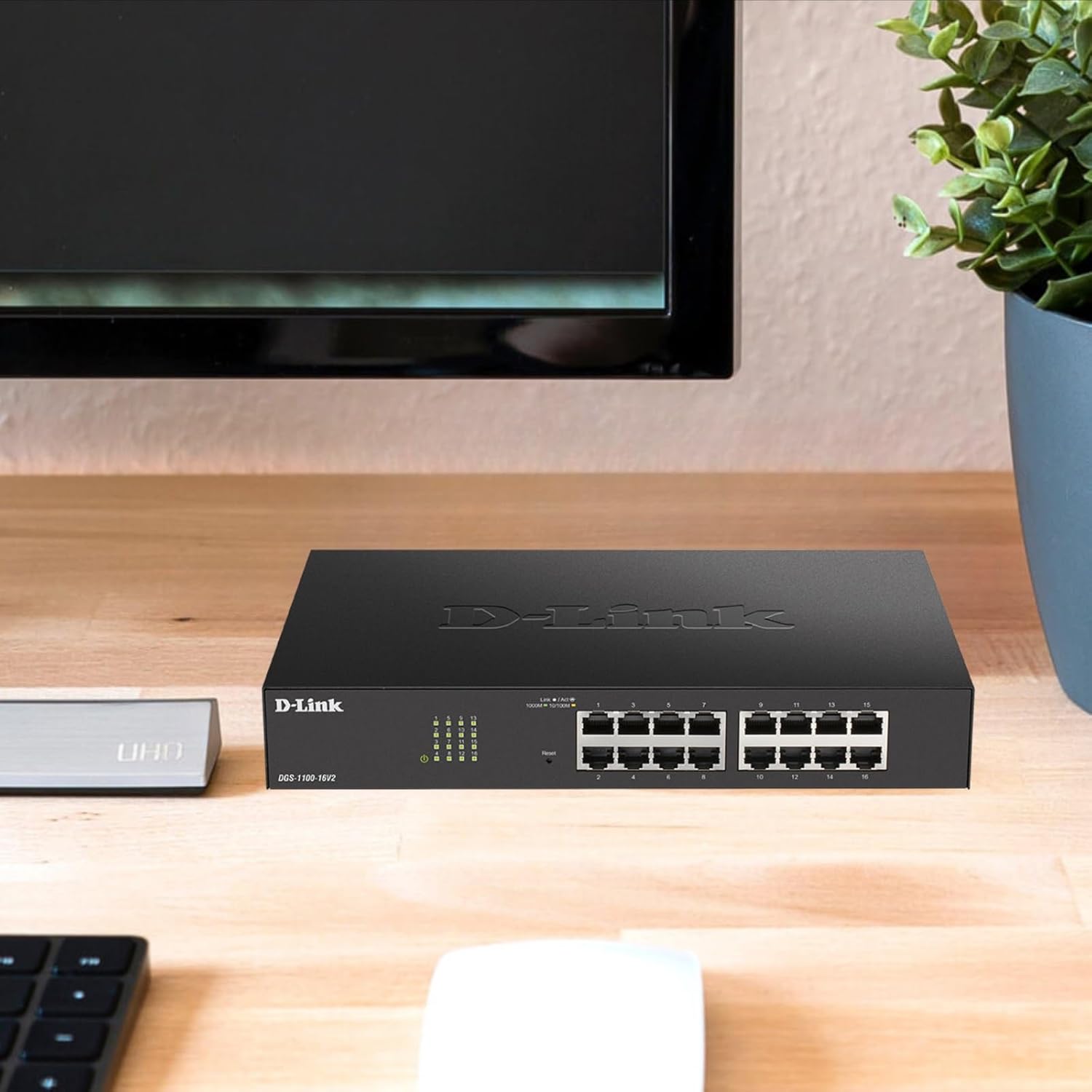 D-Link 16-Port Gigabit Smart Managed Switch — Being Shipped