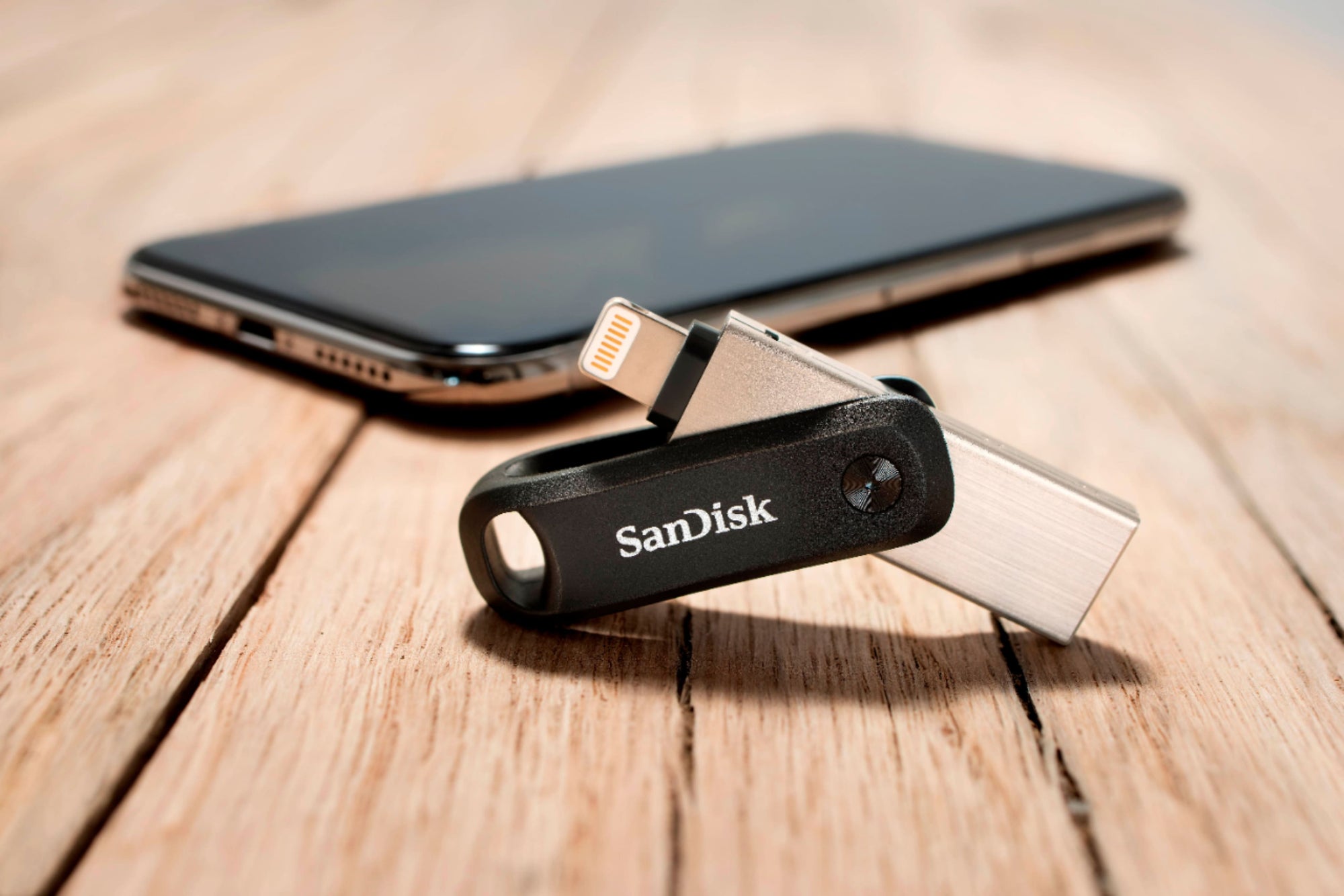 SanDisk iXpand Go 64GB USB 3.0 Flash Drive — Being Shipped