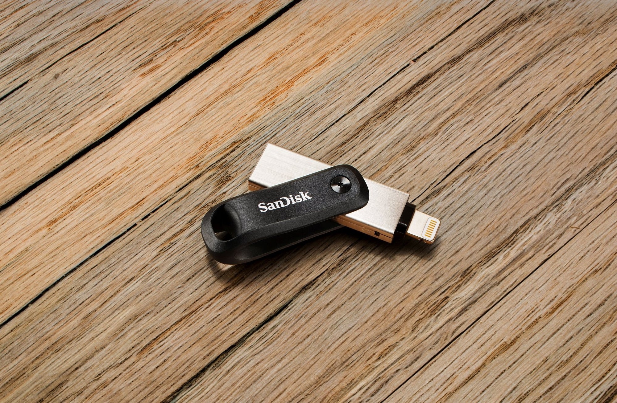 SanDisk iXpand Go 64GB USB 3.0 Flash Drive — Being Shipped