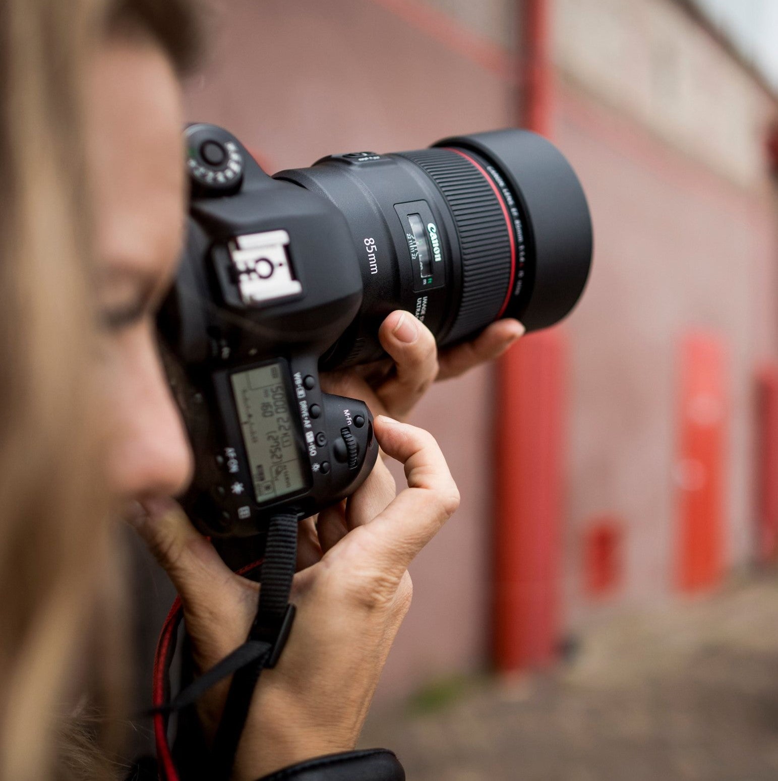 Canon EF 85mm f/1.4L IS USM Telephoto Lens — Being Shipped