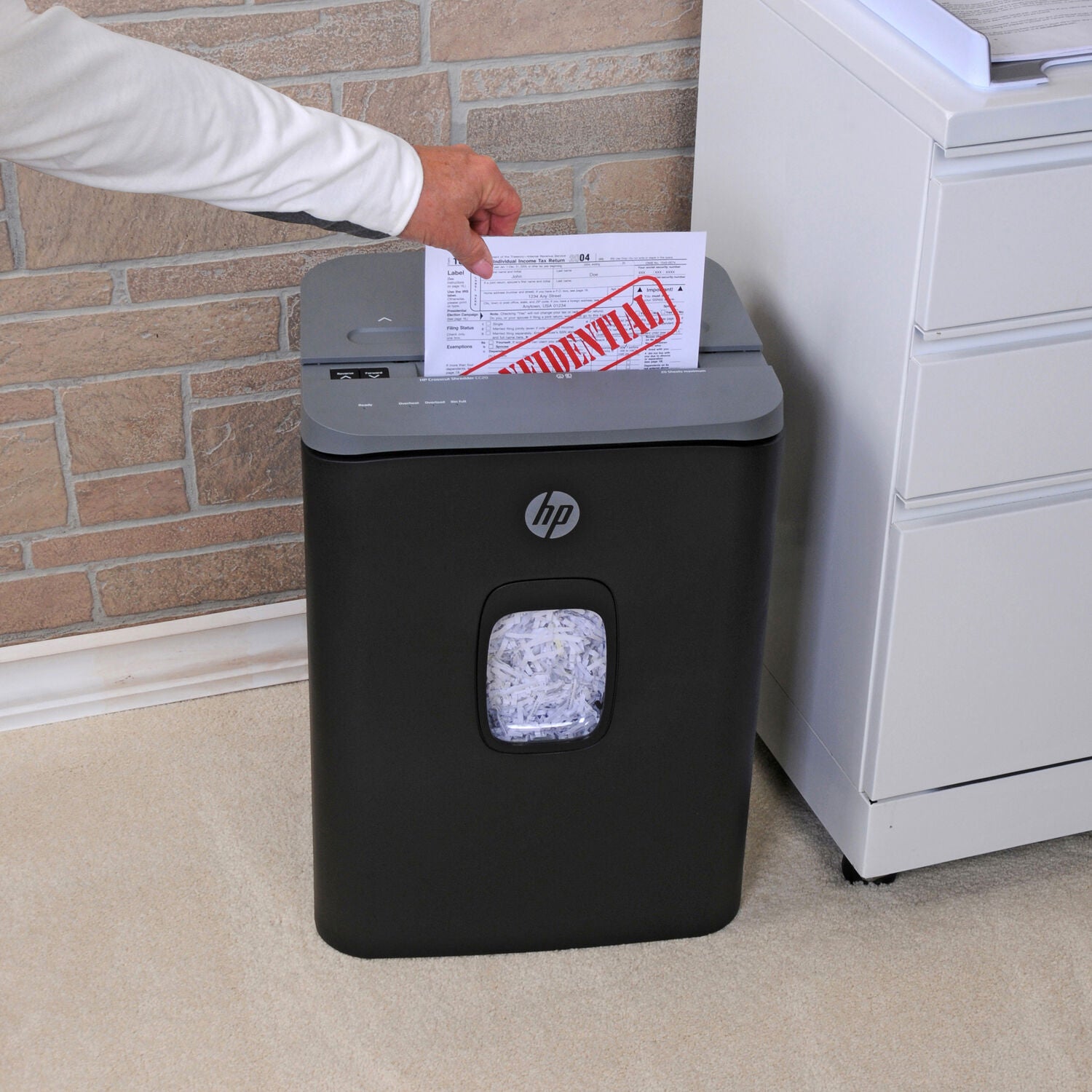 HP CC20 Cross-Cut Paper Shredder (20 Sheets) — Being Shipped