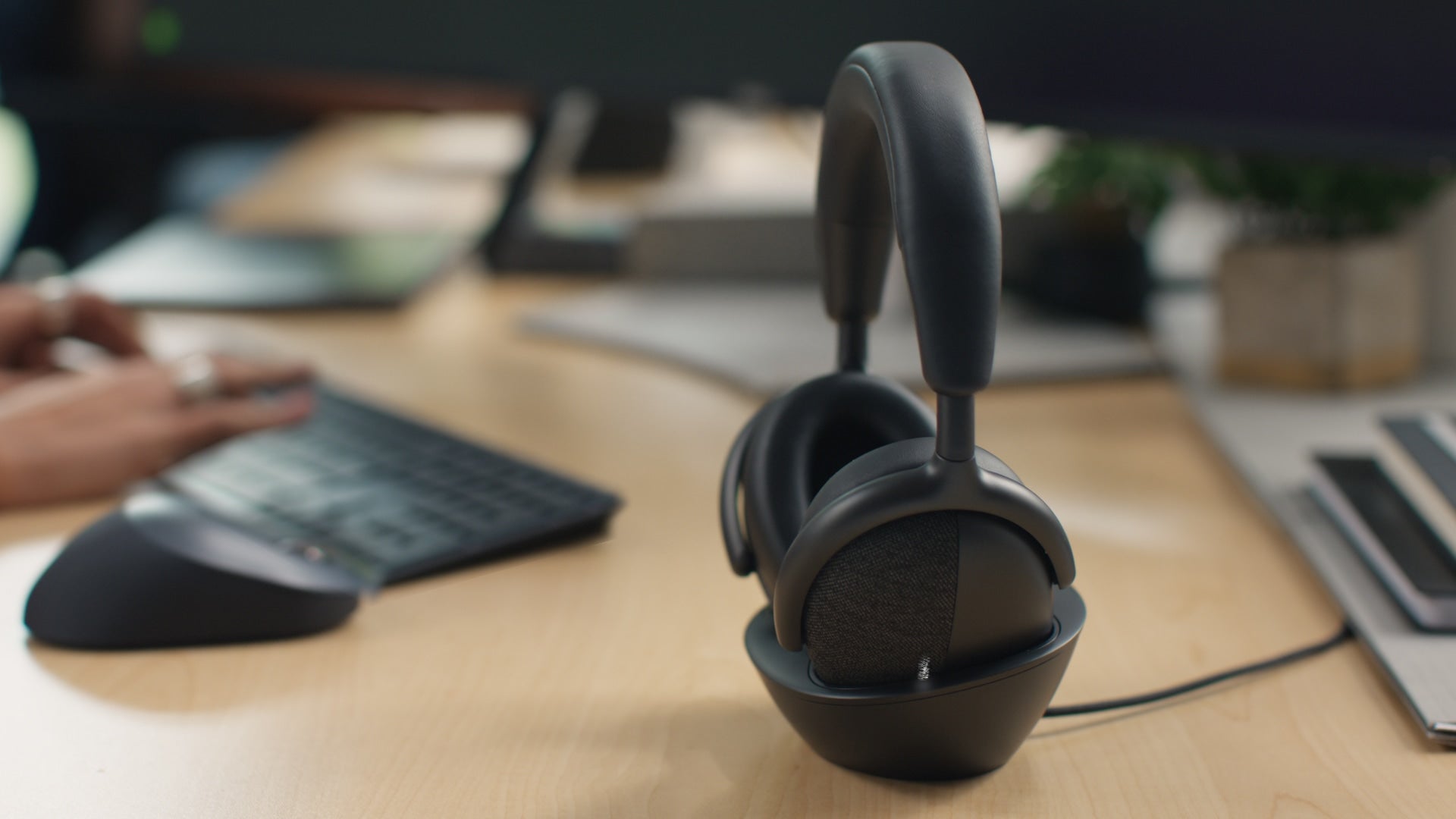 Dell WL7024 Premier Wireless ANC Headset — Being Shipped